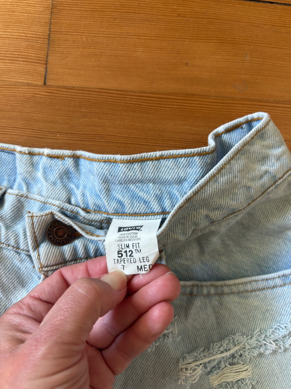 Vintage 1990s Levi’s 512 light wash cut off shorts made in USA 🩵 hot pants - Picture 6 of 7